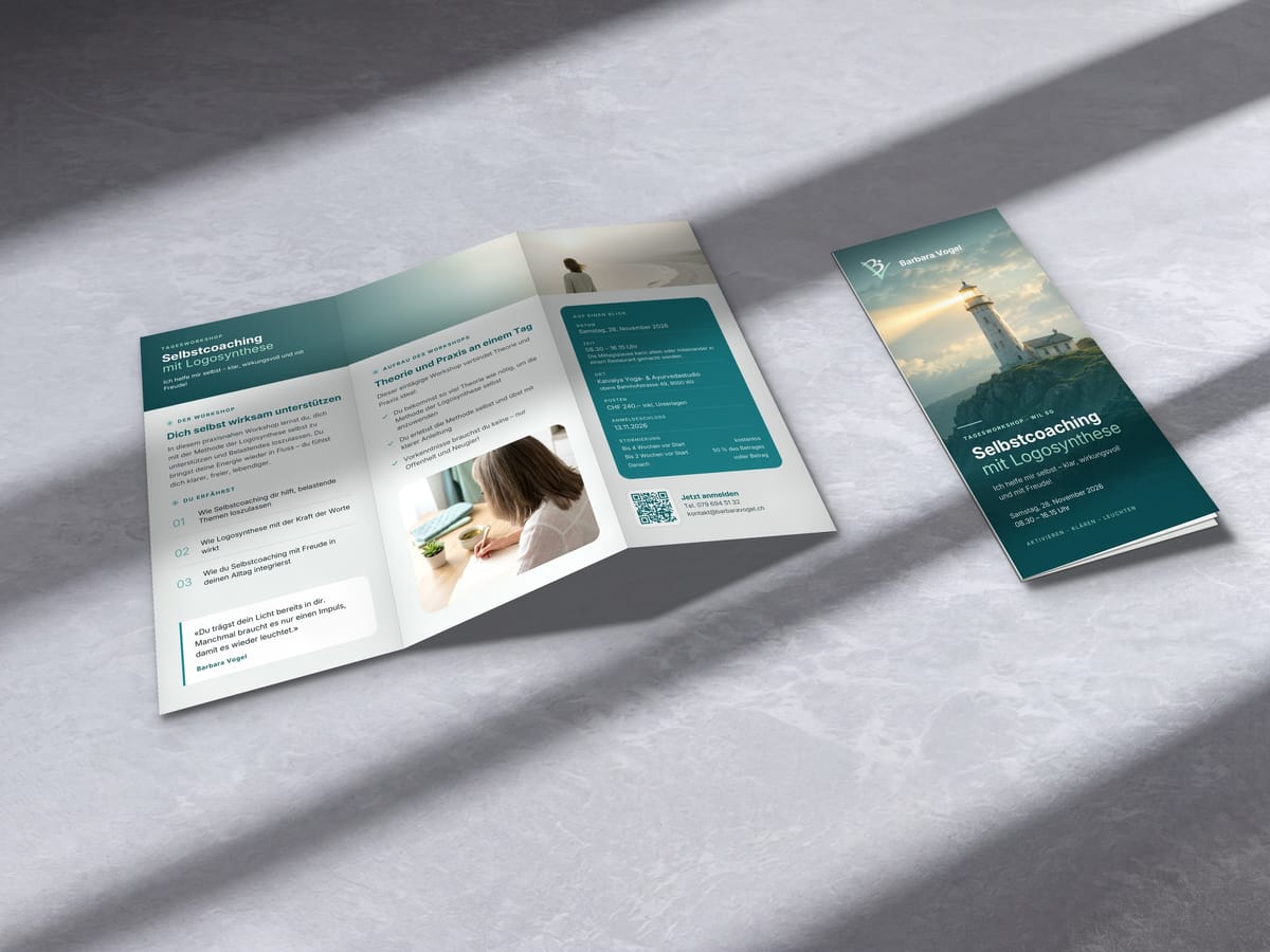 Innenseite des Falzflyers mit Workshop-Ablauf, Daten und Anmeldung, daneben der gefaltete Flyer